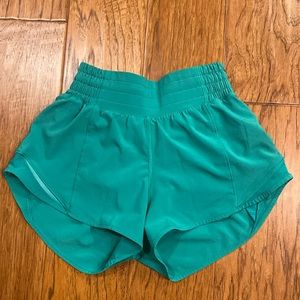 Lululemon Hotty Hot High-Rise Lined Short 2.5’’